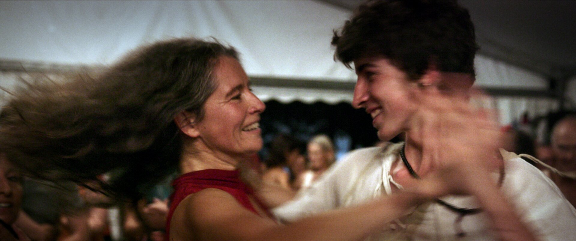 Le Grand Bal: foto e poster documentario di Laetitia Carton