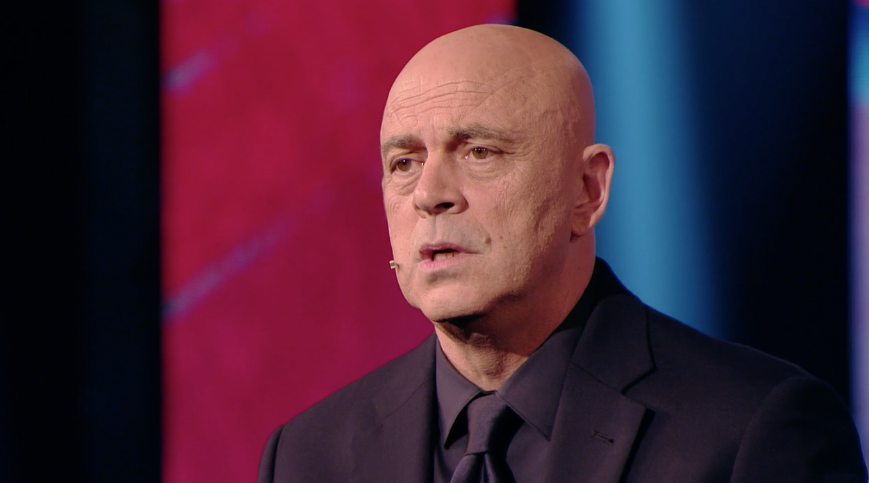Maurizio Crozza rimane a Discovery, l’ad Araimo: “Un asso, con noi per almeno altri tre anni”