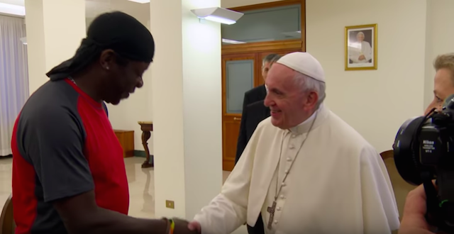 Papa Francesco compare per la prima volta in un reality show