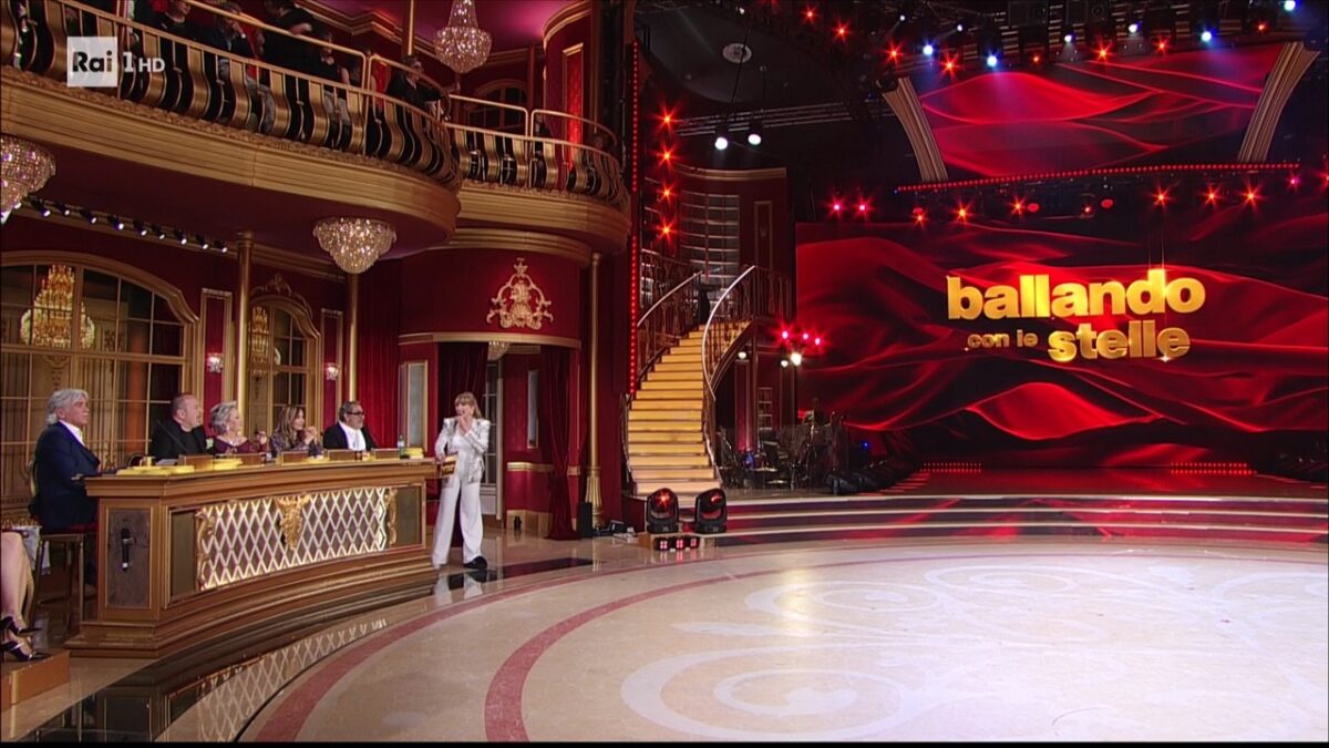 Ballando con le stelle, prima semifinale del 24 maggio 2019: Manuela Arcuri eliminata. Suor Cristina/Oradei e Lo Verso/Togni al ballottaggio