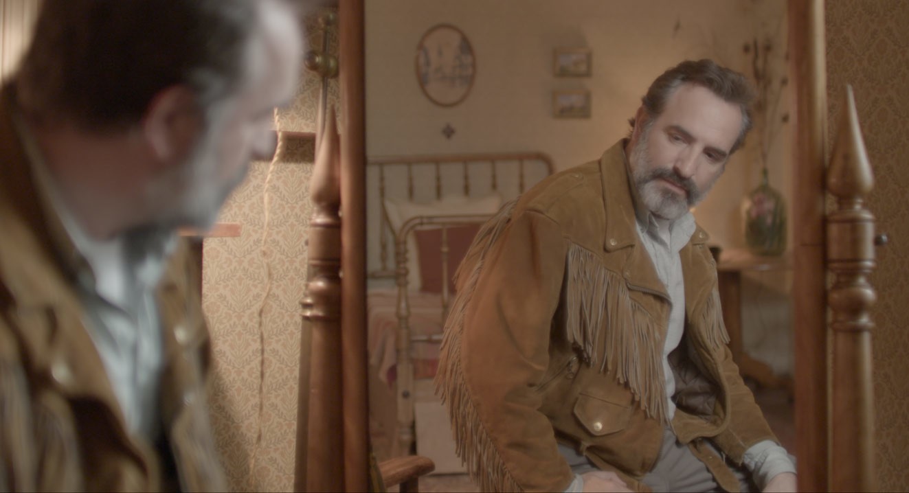 Cannes 2019, Le daim, recensione: un Dupieux più piccolo ma non meno sopra le righe