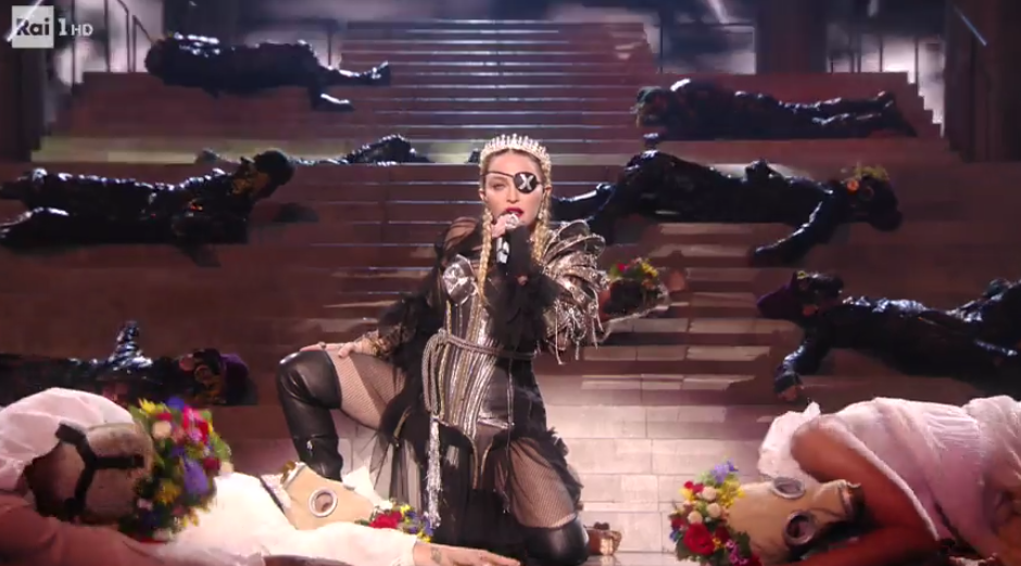 Primal Scream, il frontman Bobby Gillespie su Madonna all’Eurovision 2019: “Farebbe qualsiasi cosa per soldi”