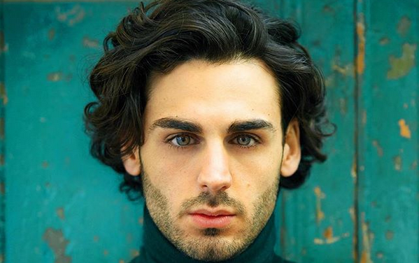Dj Giuseppe di Radio 105 su Alberto Urso di Amici 18: “Speriamo di non sentirlo più”