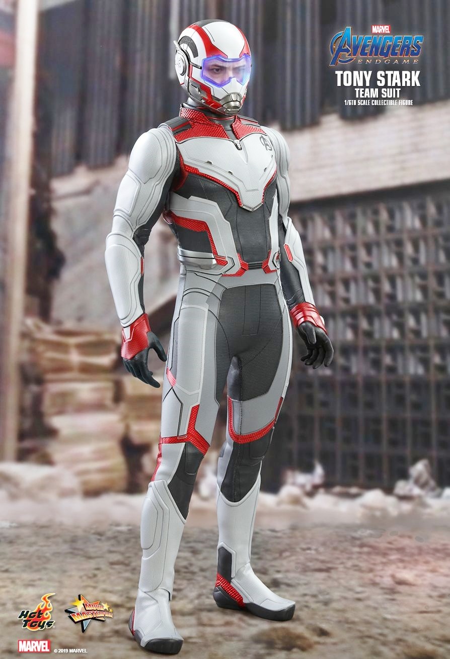 Avengers: Endgame – nuova action figure “Hot Toys” di Tony Stark con tuta Regno Quantico