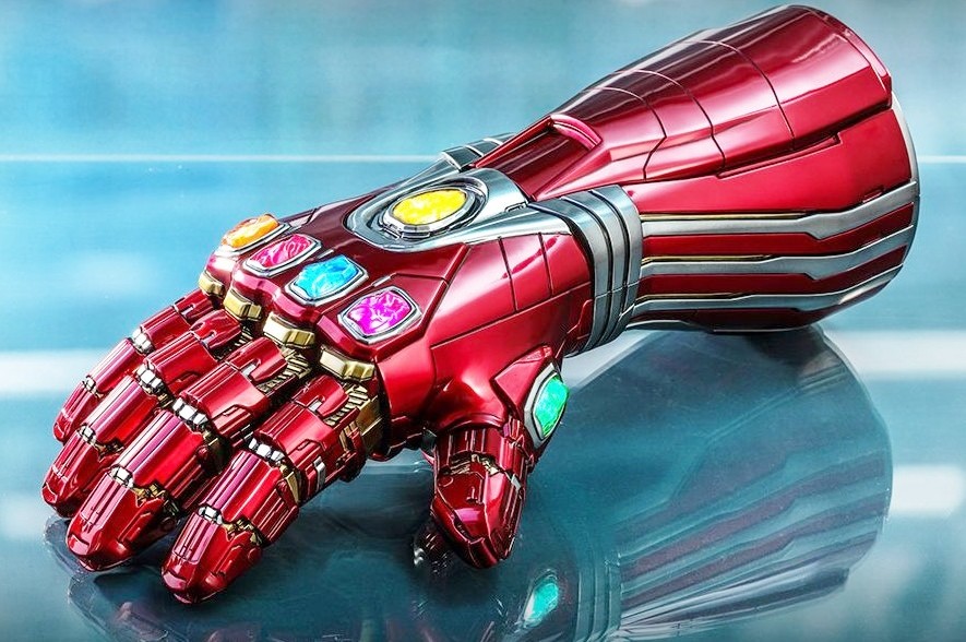 Avengers: Endgame – replica life-size del Guanto dell’Infinito “nanotech” di Iron Man