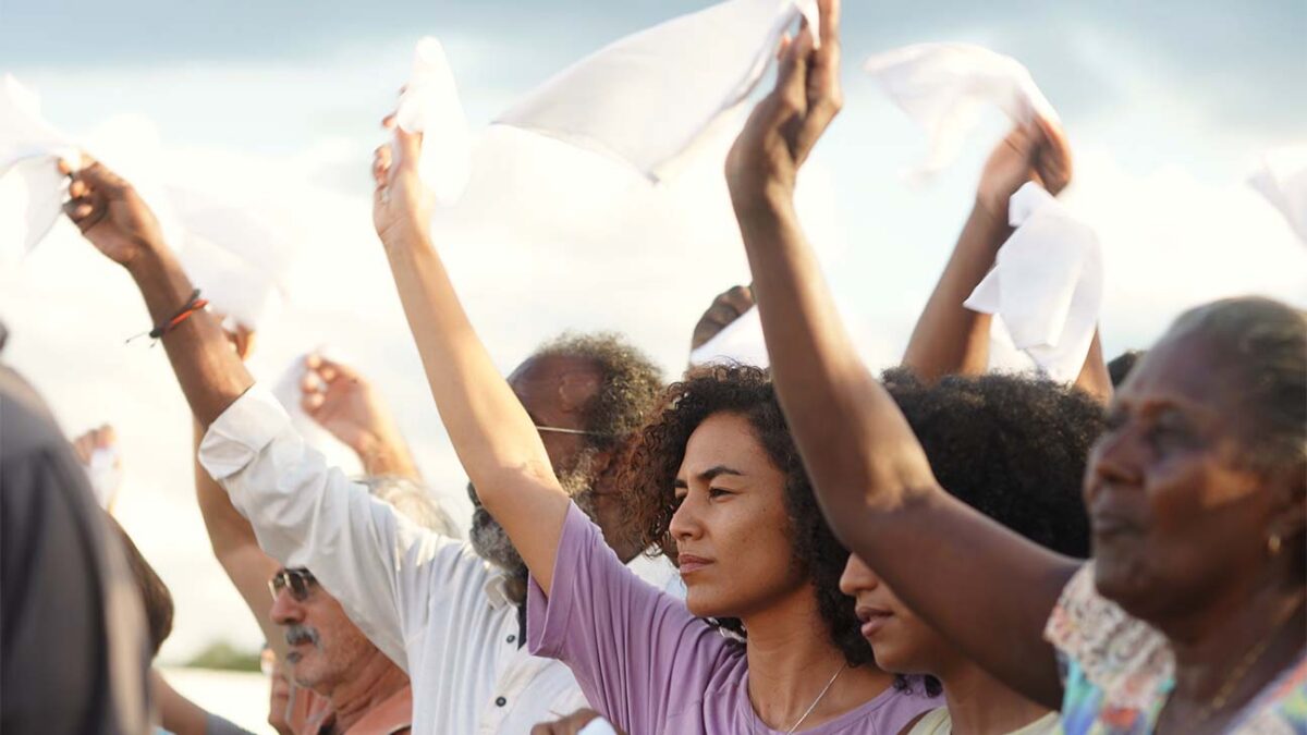 Cannes 2019, Bacurau, recensione: cinema emancipato per un Brasile arrabbiato