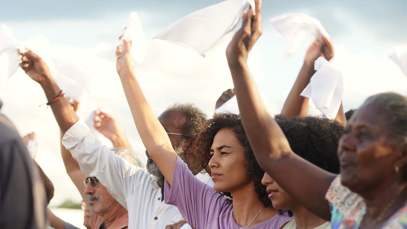 Cannes 2019, Bacurau, recensione: cinema emancipato per un Brasile arrabbiato