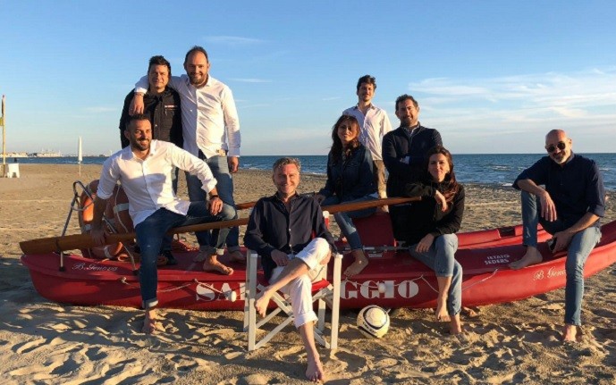 Sky, il Calciomercato si sposta al mare. Bonan: “Ricreeremo in studio un villaggio di mare. Edizione dedicata ad Alberto Bucci”