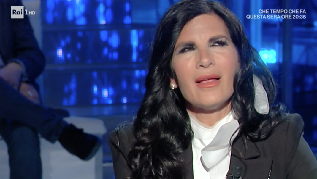 Pamela Prati a “Chi l’ha visto?” senza compenso, Anzaldi: “Di truffe si parli con le persone comuni”