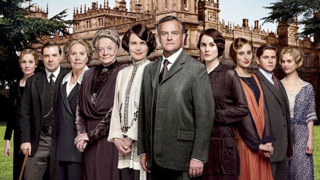 Downton Abbey lascia la tv e arriva al cinema, il trailer del film con i regnanti (video)