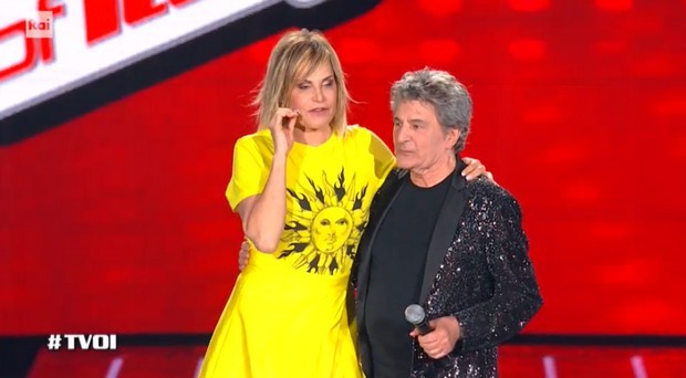 The Voice of Italy 2019, il vero Fausto Leali si esibisce ed Elettra Lamborghini non lo riconosce!