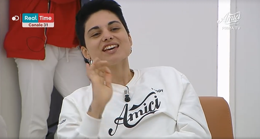 Amici 18, Rudy Zerbi assegna Blue (Da Ba Dee) degli Eiffel 65 ad Alberto e Giordana. Lei: “E’ ridicolo, non lo faccio”