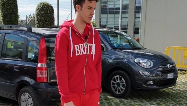 Amici 18, Mameli (eliminato) rientra nella scuola. Il video pubblicato sui social
