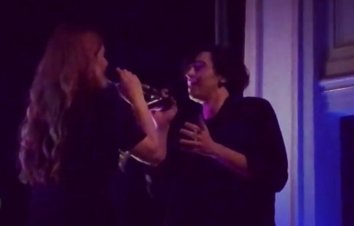 Michele Bravi è tornato a cantare dal vivo: ospite del tour di Chiara Galiazzo – video