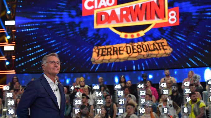 Ciao Darwin 8, puntata di venerdì 3 maggio 2019: vincono i Nati vecchi