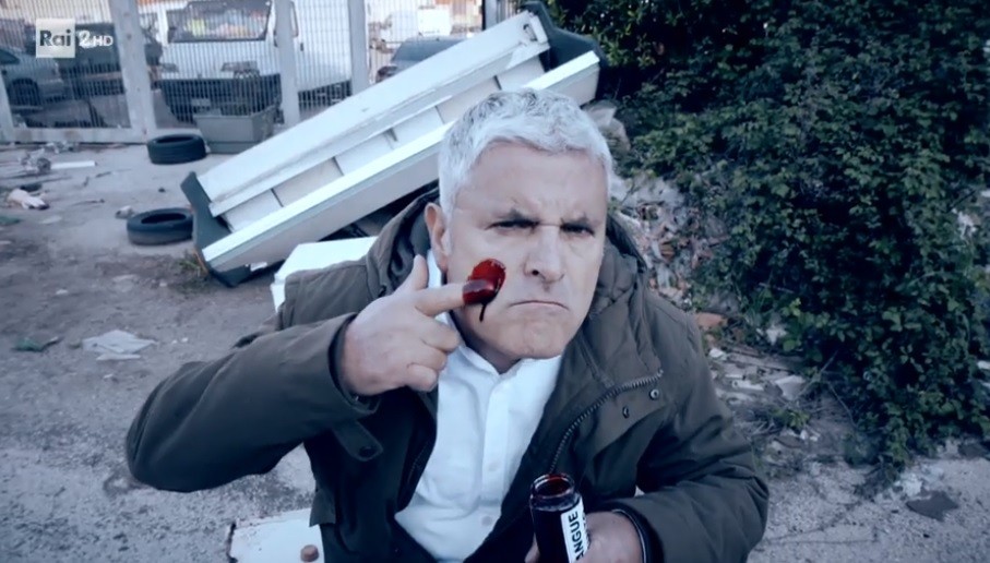 Freccero nel promo del nuovo programma di Raidue. Quando il direttore diventa icona