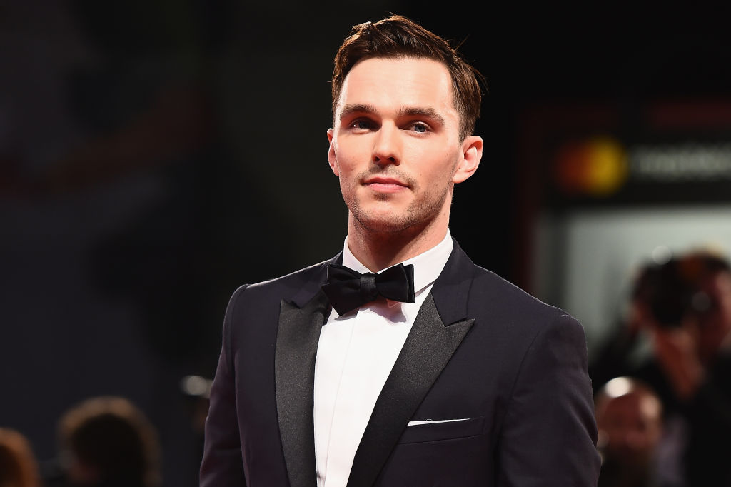 The Batman: Nicholas Hoult in lizza con Robert Pattinson per il ruolo di Bruce Wayne