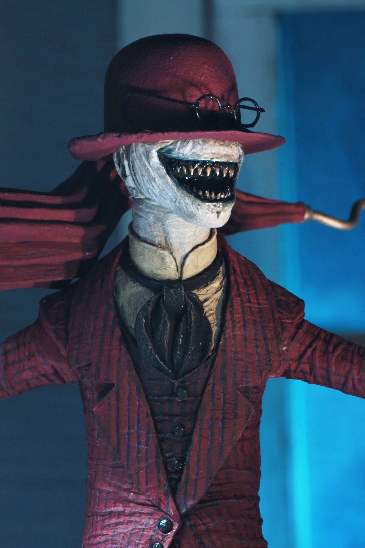 The Conjuring 2: l’action figure NECA dell’Uomo Storto / The Crooked Man