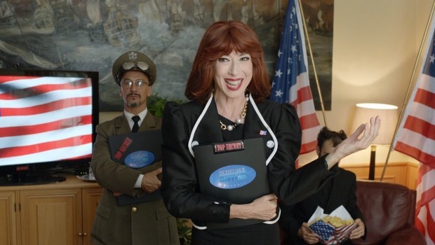 Veronica Pivetti a Blogo: “Bleah! è una web-serie catastrofica! Paolo Conticini è un presidente degli Stati Uniti completamente scemo!” E su Provaci ancora Prof!…