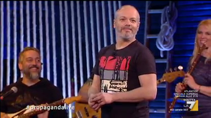 Propaganda Live, Paolo Celata scompare dalla diretta (e ricompare via social a un matrimonio)