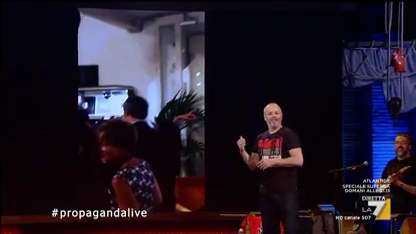 Propaganda Live: Celata lascia la diretta, Zoro lo ritrova via social a un matrimonio