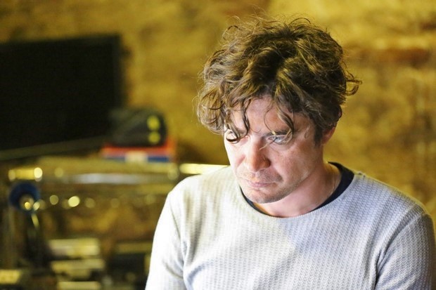 Welcome Home: foto e locandine del thriller con Riccardo Scamarcio