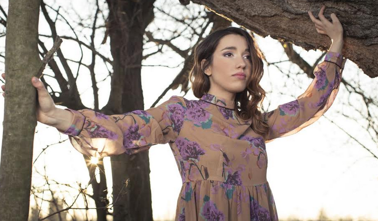 Ylenia Lucisano a Blogo: “”Punta da un chiodo in un campo di papaveri” è un album vero, onirico e pensato col cuore”