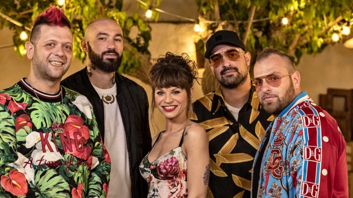 Boomdabash e Alessandra Amoroso, Mambo Salentino: testo e video