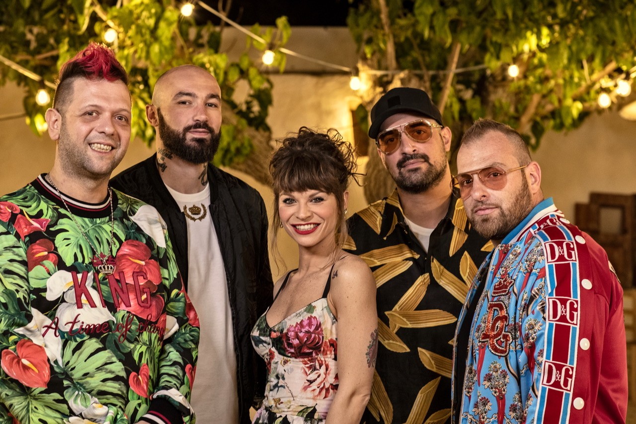 Boomdabash e Alessandra Amoroso, Mambo Salentino: testo e video