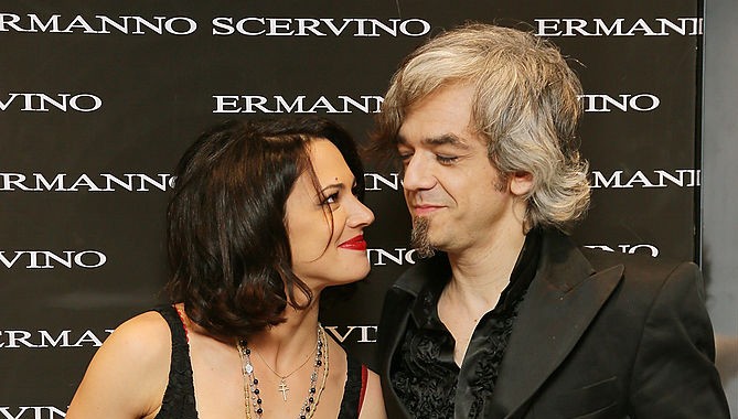 Morgan ‘uno e bino’ nella seconda serata Rai, ospite di Porta a Porta e intervistato da Realiti
