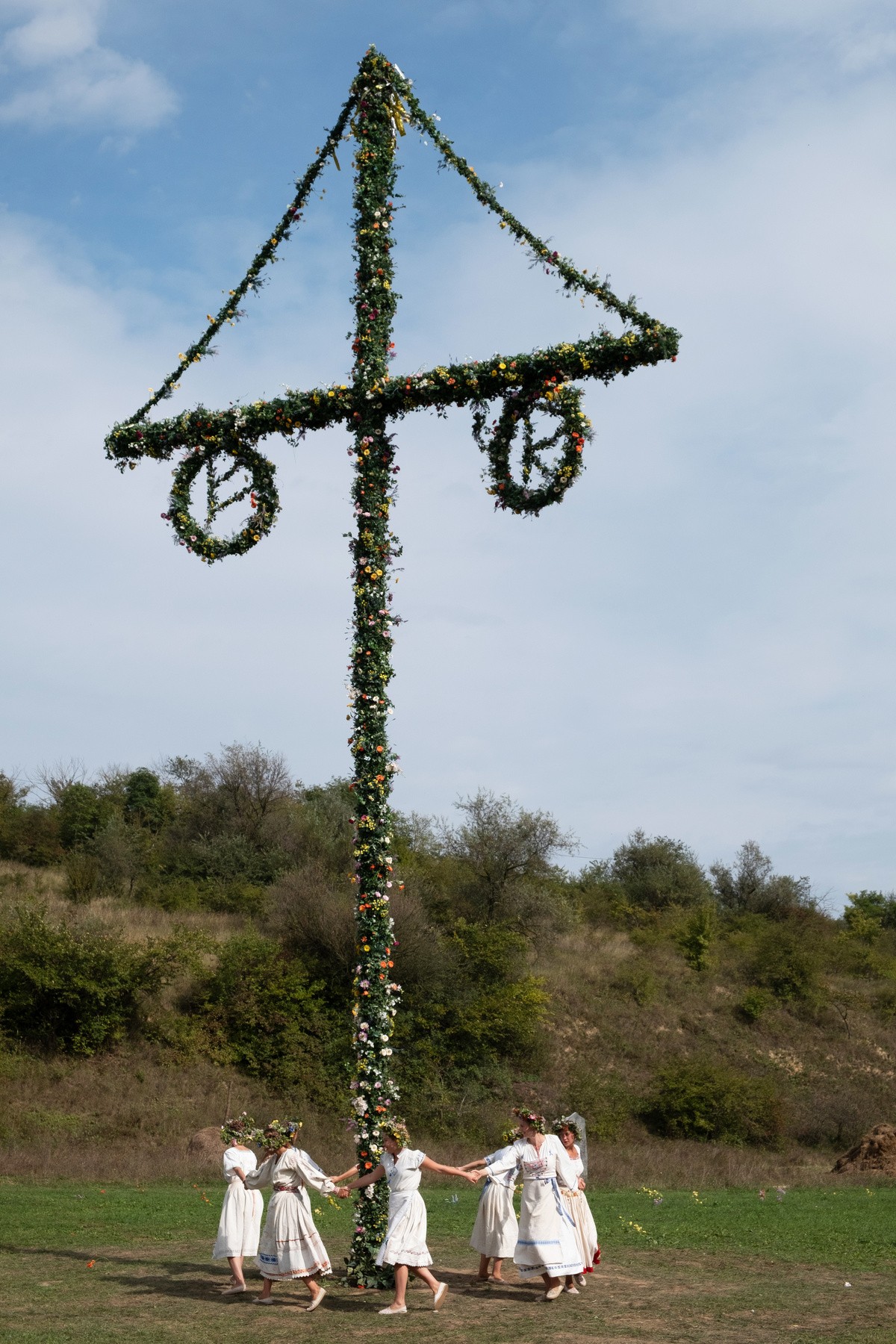 Midsommar – Il villaggio dei dannati: foto e locandine del film horror di Ari Aster
