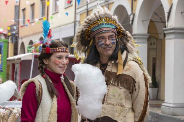 Mio fratello rincorre i dinosauri: foto della commedia con Alessandro Gassmann