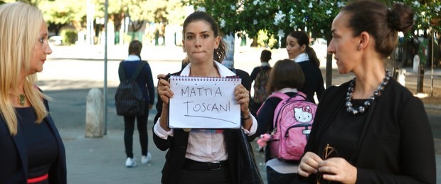 Nevermind: foto e locandina della commedia di Eros Puglielli