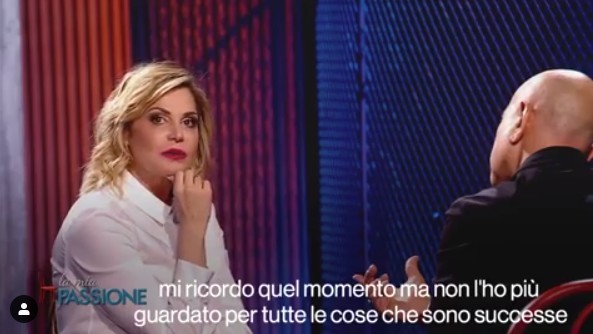 Simona Ventura: “L’Isola dei Famosi? Mai più guardata, odio viscerale nei miei confronti, hanno tentato di farmi del male” (video)