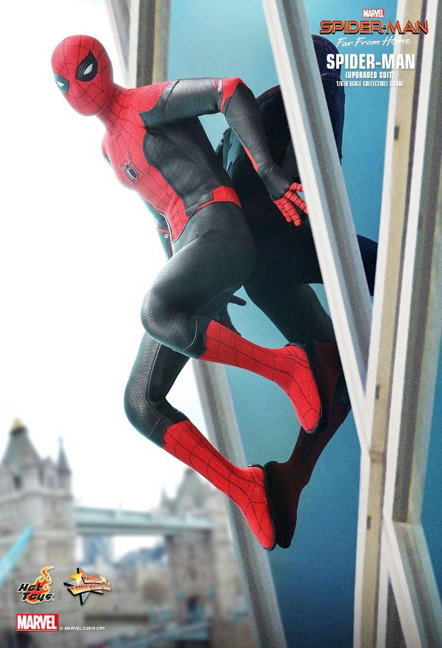 Spider-Man: Far From Home – nuova action figure Hot Toys con nuovo costume aggiornato