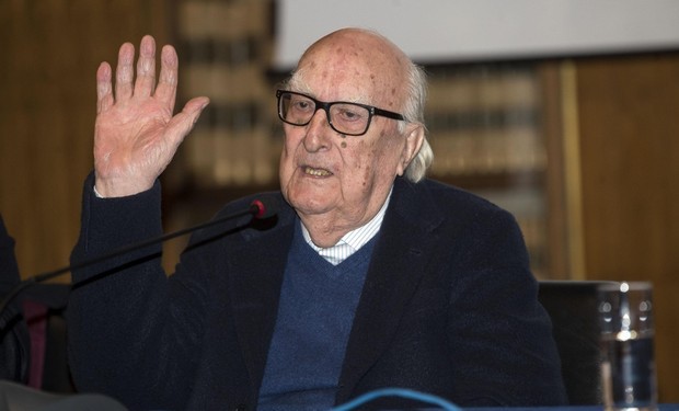 Andrea Camilleri, i ricordi e gli omaggi. Luca Zingaretti: “E’ bastato un tuo tratto di penna per cambiare la mia vita”