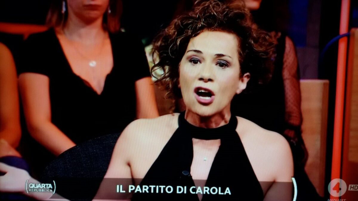 Quarta Repubblica, Angela Azzaro si ribella al pubblico: “Chiamate solo quelli che la pensano in un certo modo”