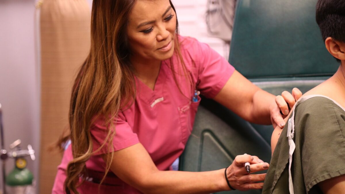 La Dottoressa Schiacciabrufoli in era Covid: telemedicina e spedizioni a Los Angeles downtown