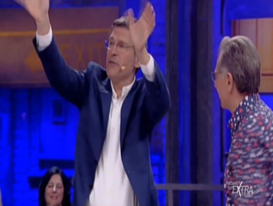 Avanti un altro annuncia Frizzi. Mediaset Extra dimentica di cambiare il promo