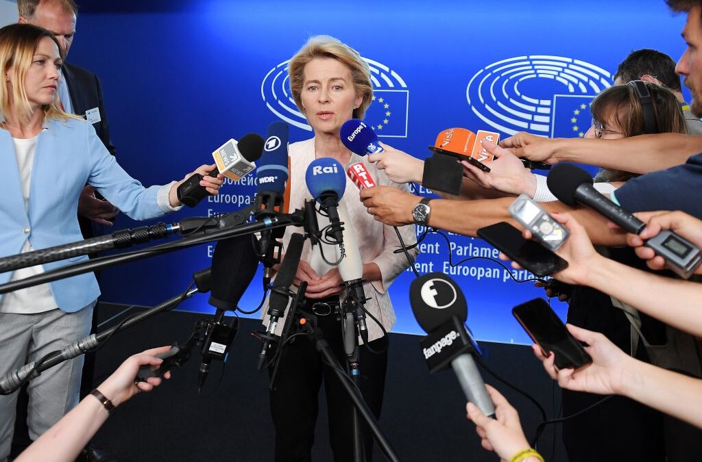 L’Europa si è inchinata a Big Pharma sui vaccini anti-COVID. E adesso che si fa?