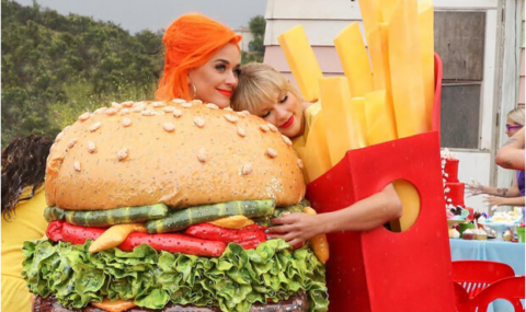 Katy Perry racconta l’amicizia nata con Taylor Swift