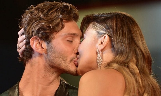 Carlo Freccero a Blogo: “Belen Rodriguez e Stefano De Martino due ossessionati da Instagram in una sitcom su Rai2”