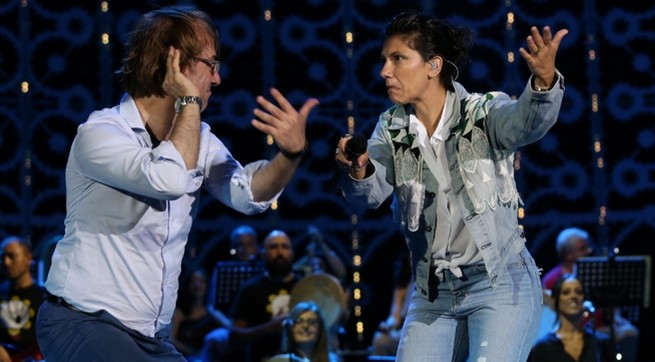 Elisa: “Per La Notte della Taranta ho chiesto aiuto via chat a Emma, Alessandra Amoroso e Giuliano Sangiorgi” (VIDEO)