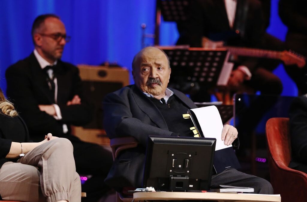 Mediaset Extra regala un’intera giornata a Maurizio Costanzo mercoledì 28 agosto: la programmazione
