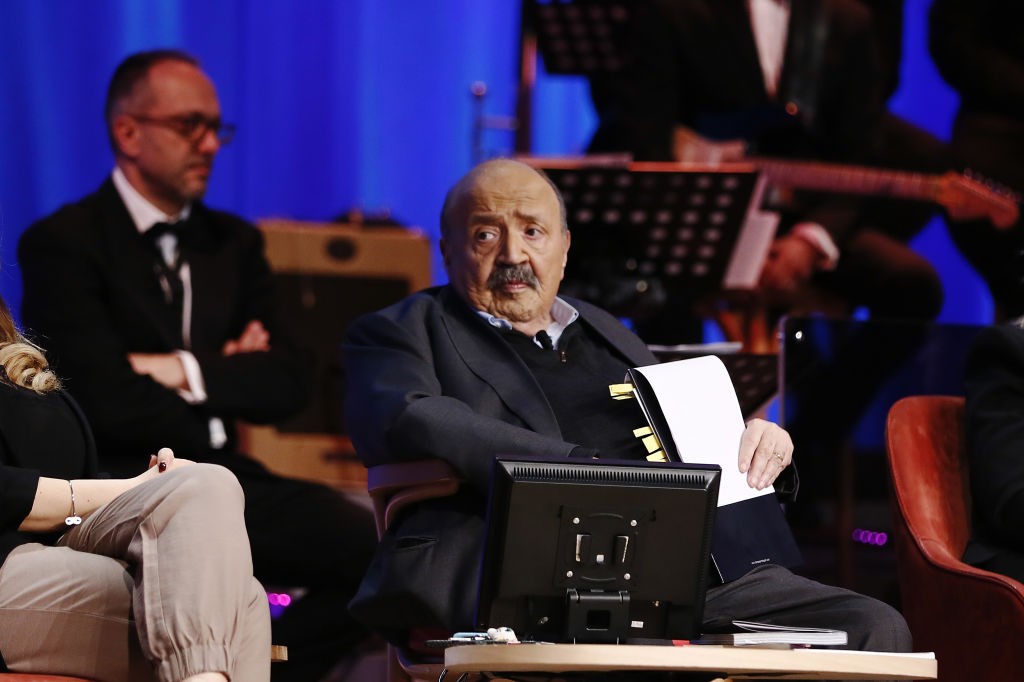 Mediaset Extra regala un’intera giornata a Maurizio Costanzo mercoledì 28 agosto: la programmazione