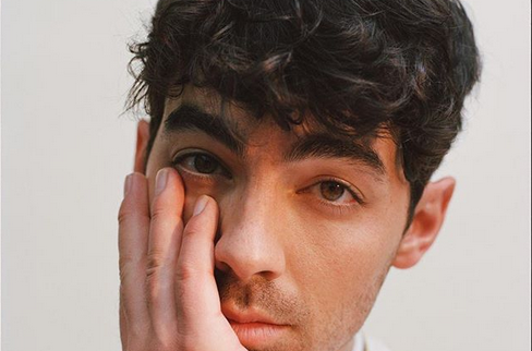 Joe Jonas compie 30 anni: curiosità che forse non sapevi sul membro dei Jonas Brothers