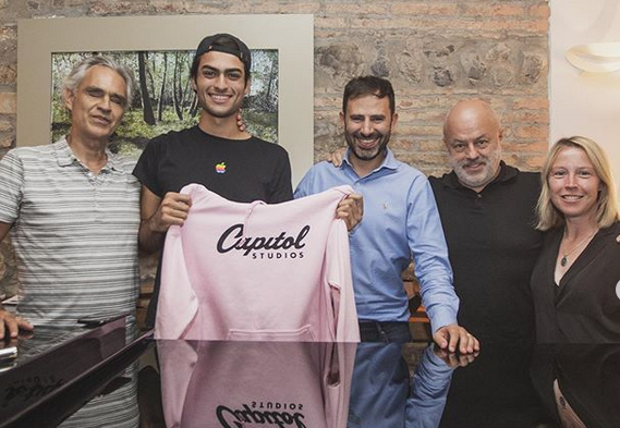 Matteo Bocelli ha firmato un contratto discografico con la Capitol Records