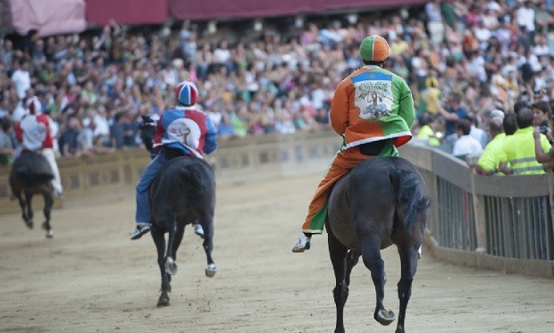 Rai 2, Palio di Siena del 16 agosto 2019: tutto quello che c’è da sapere