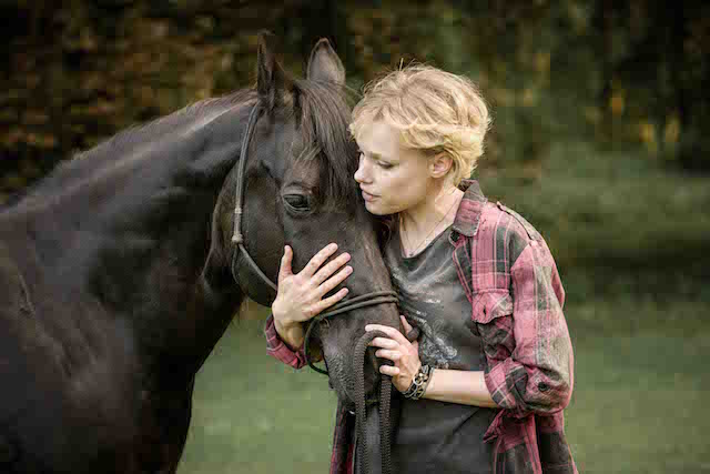 Spirito Libero, su Canale 5 una moderna Cenerentola austriaca (ed a cavallo)