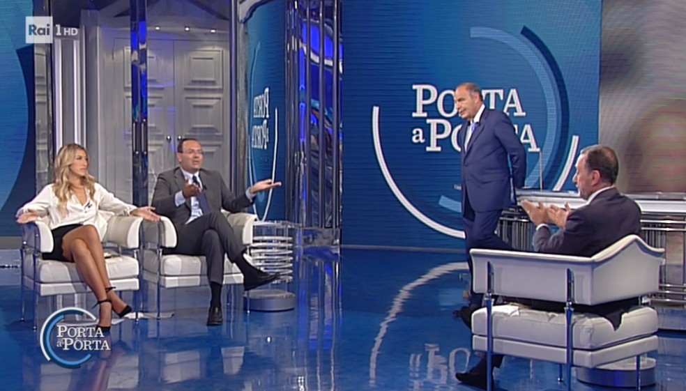 Porta a Porta, 25esima edizione: la preparazione di Vespa garanzia di servizio pubblico, anche al bar e con ritardo tecnologico